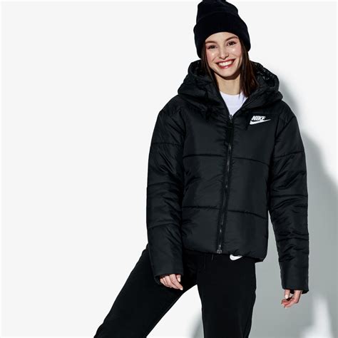 schwarze winterjacke damen nike|Schwarze Nike Winterjacken für Damen jetzt online kaufen.